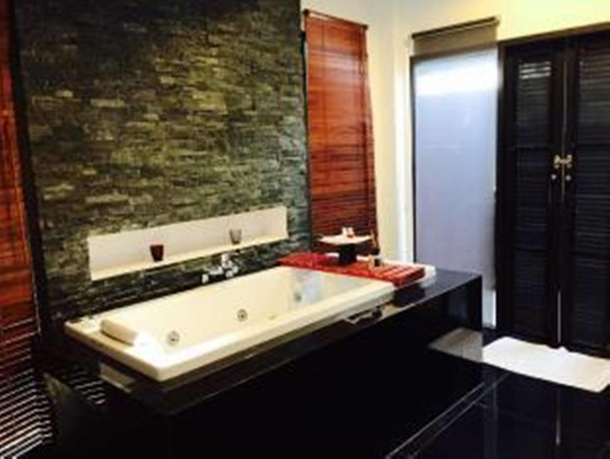 Ashcarya Boutique Resort Ban Bo  Exteriör bild